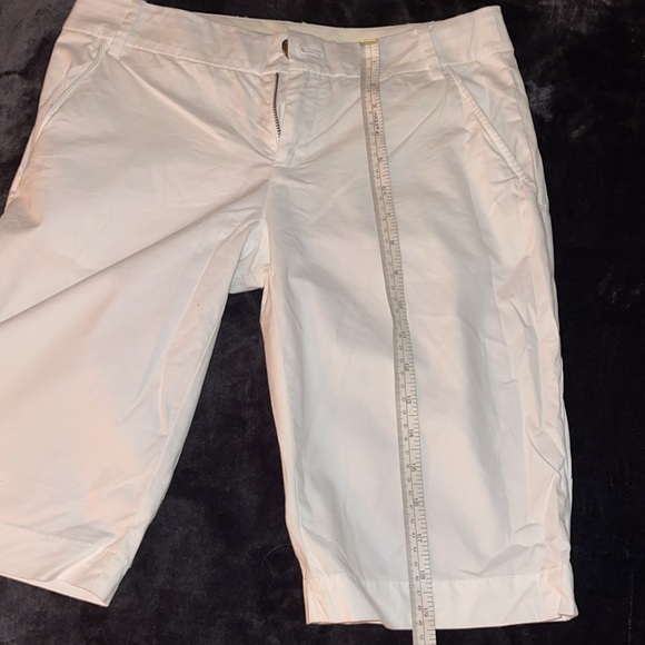 Tory Burch white shorts.  Size 2.  Like new - Picture 6 of 6